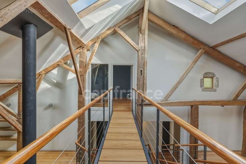 Maison à SAINT-GENIS-POUILLY