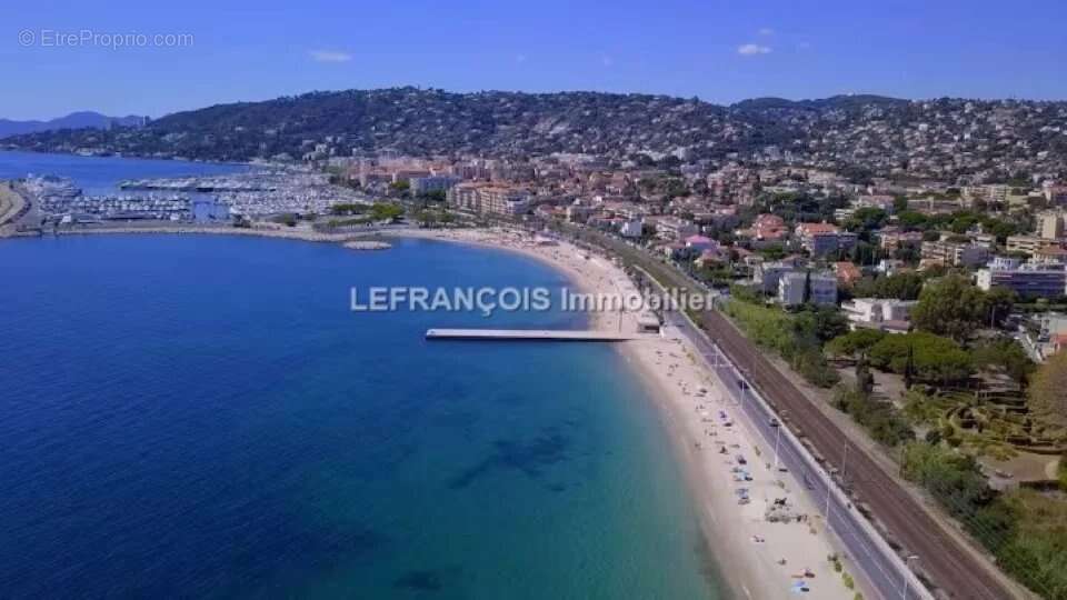 Appartement à VALLAURIS