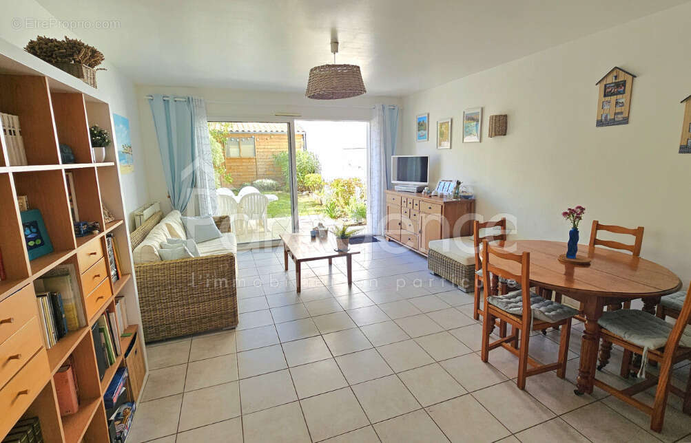 Maison à VAUX-SUR-MER