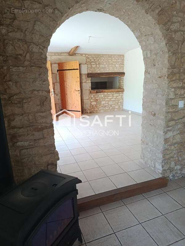 Maison 115 m² à Coulonges-Sur-L'autize  - photo 6