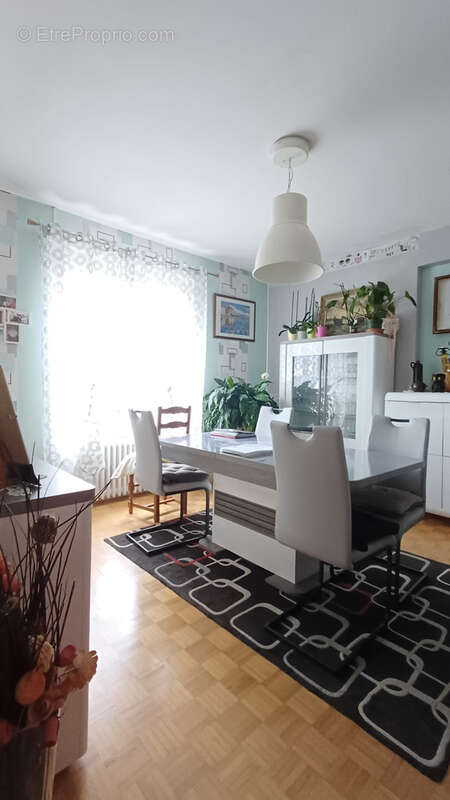 Maison à SAINT-YORRE