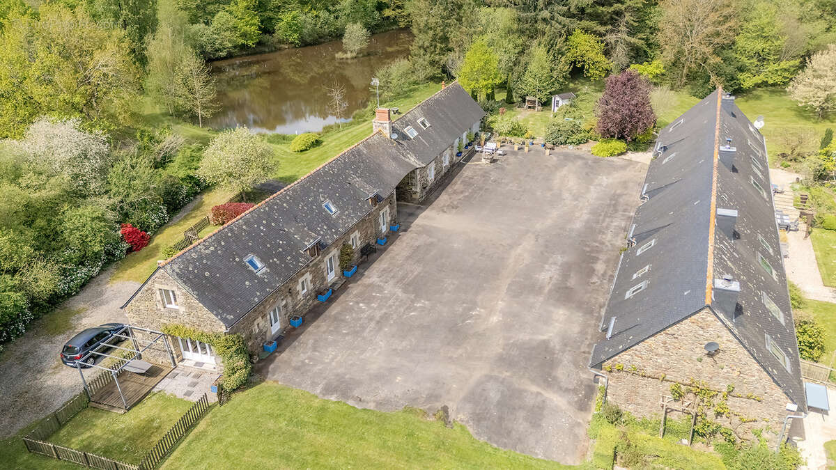 Maison à CLEGUEREC