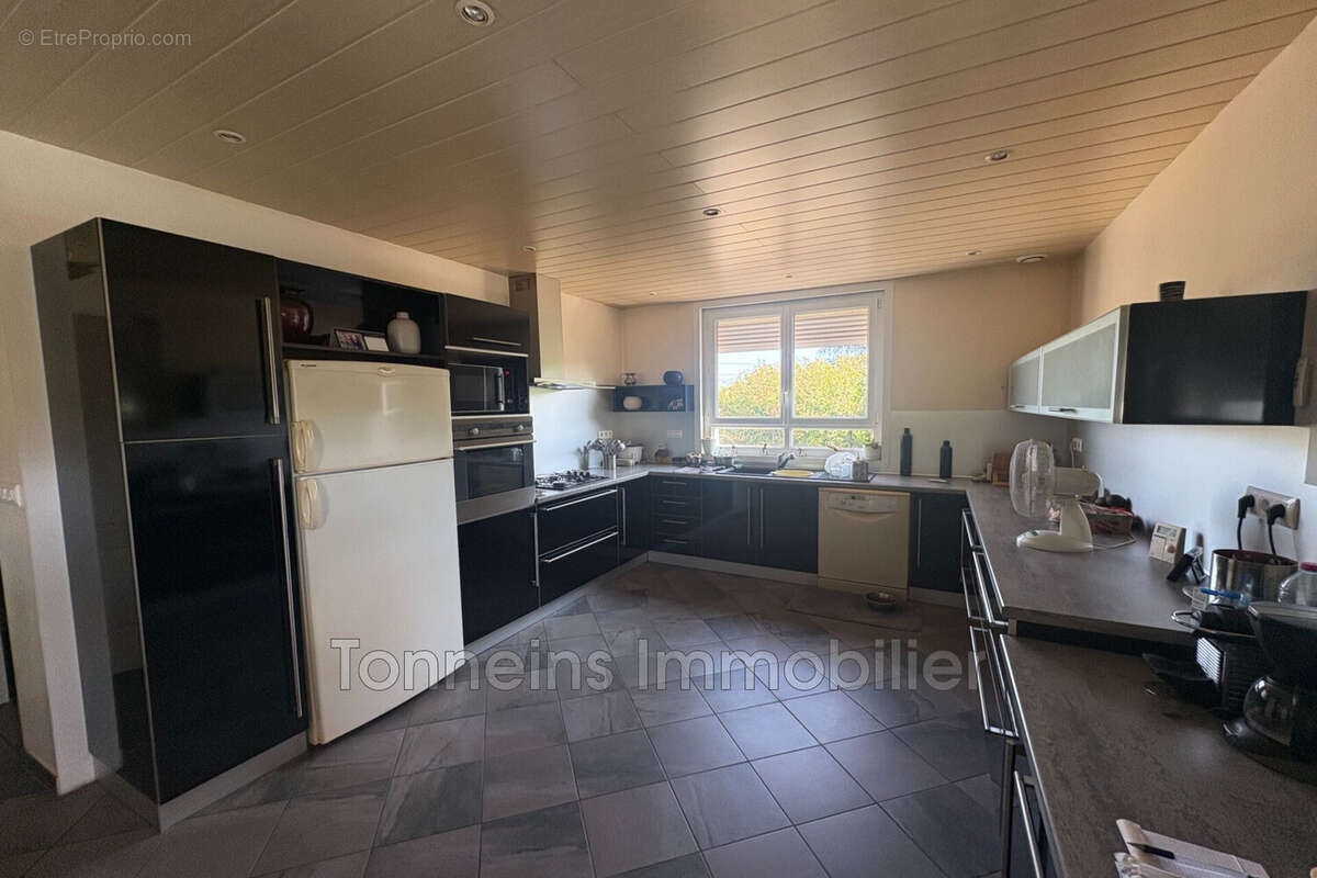 Maison 210 m² à Tonneins  - photo 7