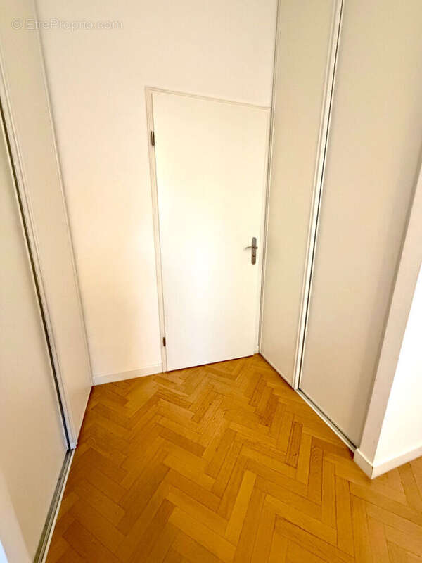 Appartement à LA GARENNE-COLOMBES