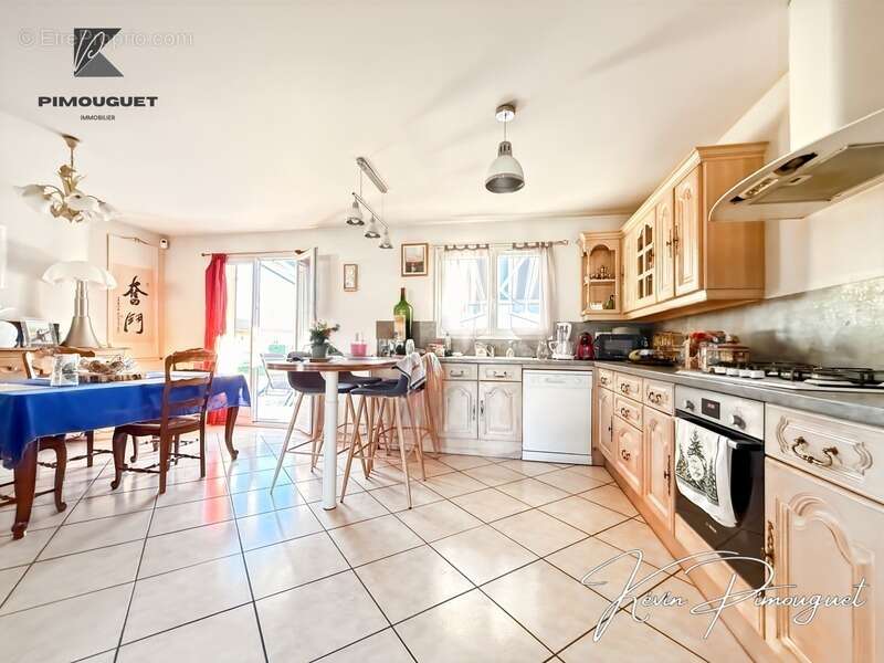 Maison à SAINT-MAGNE-DE-CASTILLON