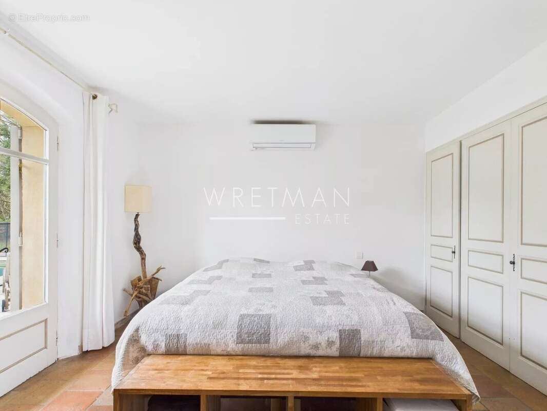 Maison à ROQUEFORT-LES-PINS