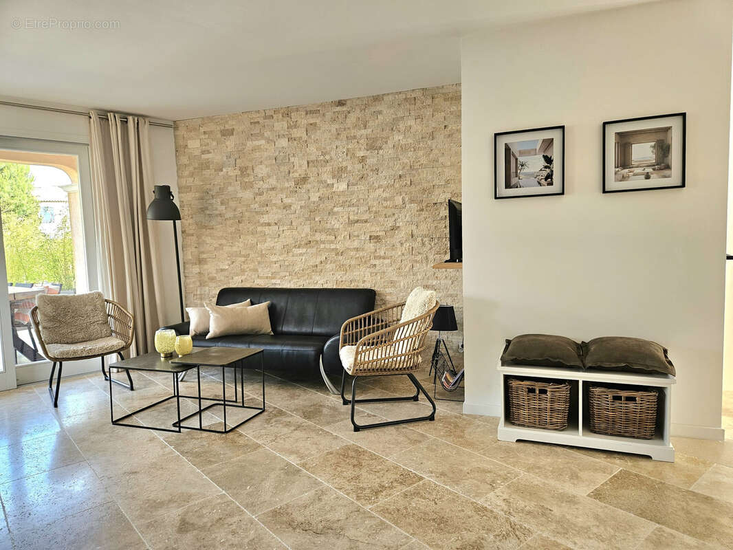 Maison à PLAN-DE-LA-TOUR