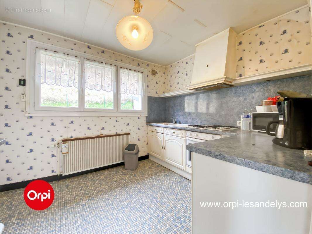 Maison à COURCELLES-SUR-SEINE