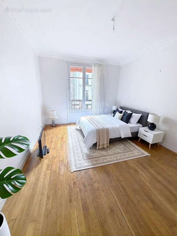 Appartement à PARIS-17E