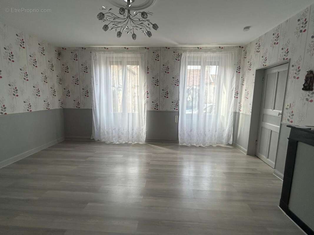 Maison à LEUVRIGNY