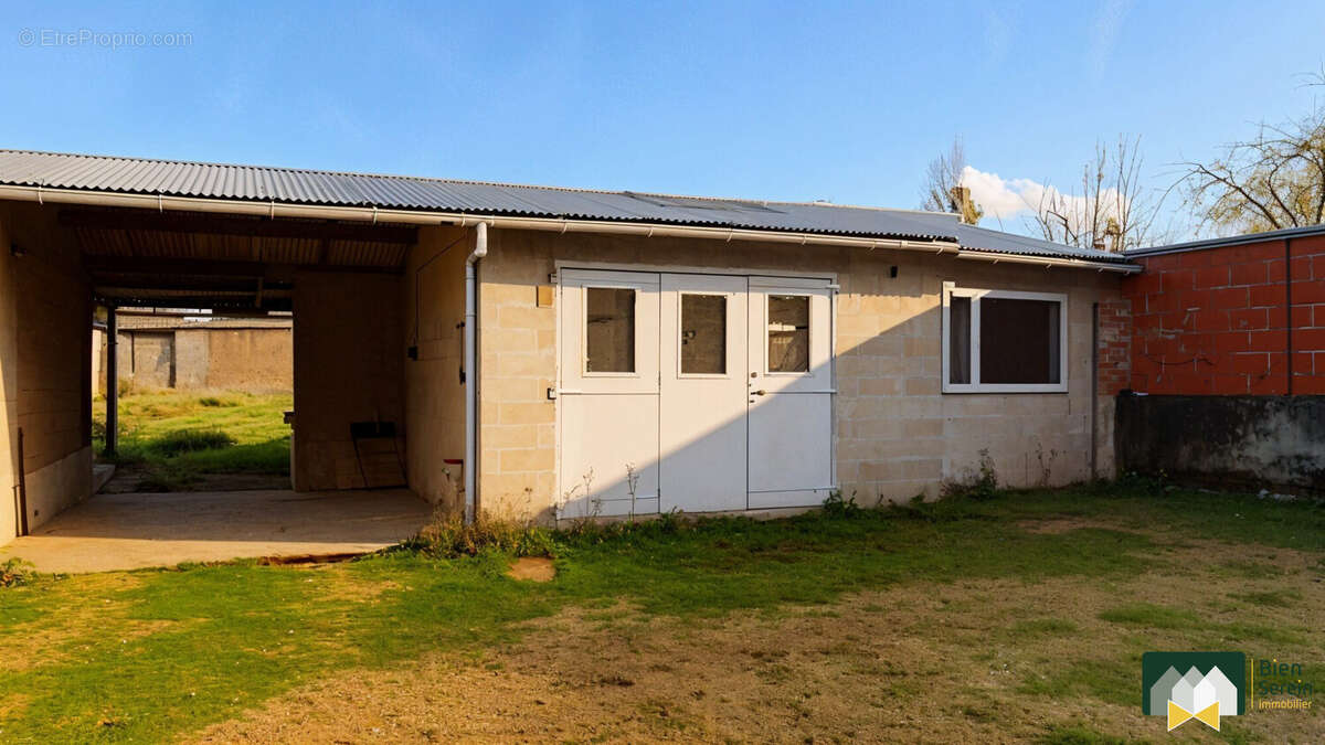 Terrain à LE COUDRAY