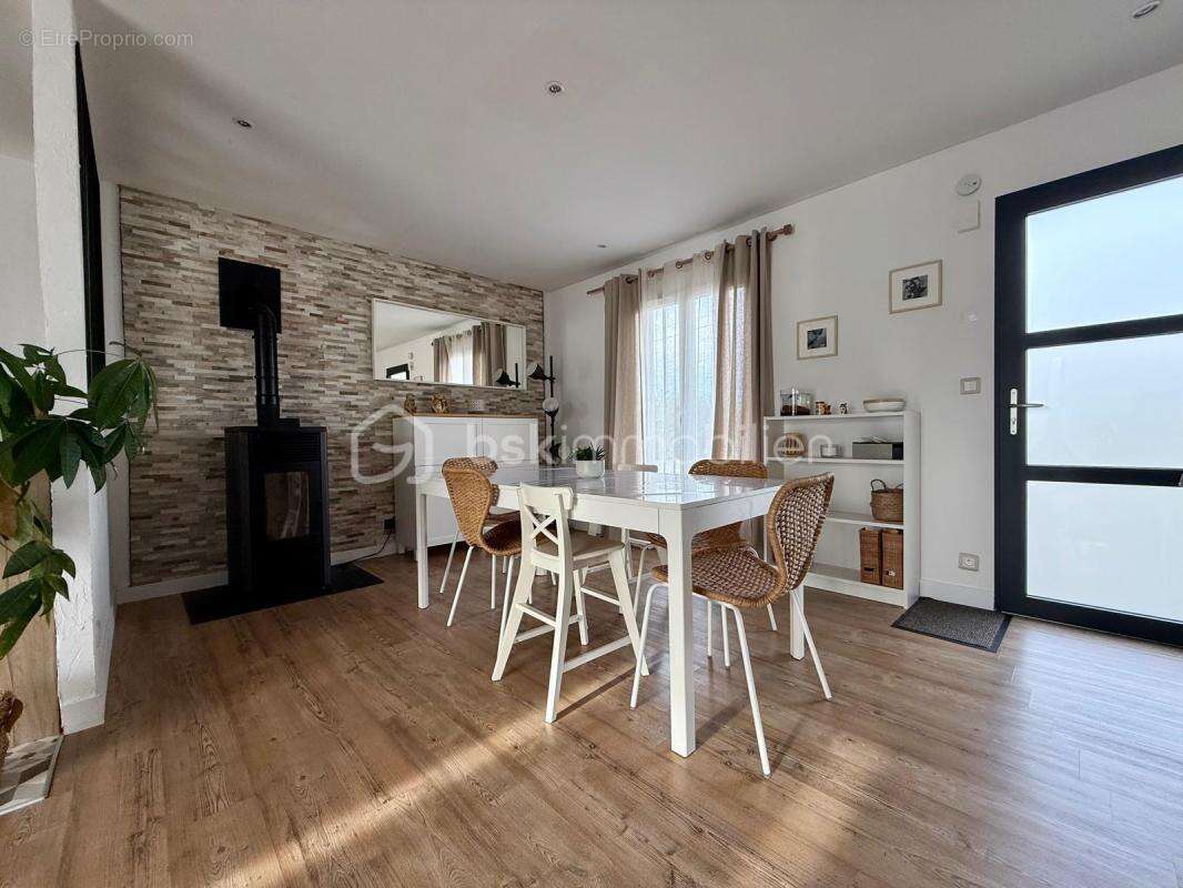 Maison à SAINT-PATERNE-RACAN