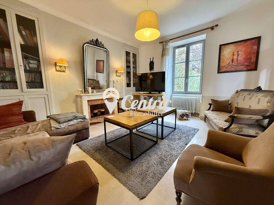 Maison 274 m² à Argenton-Chateau  - photo 4