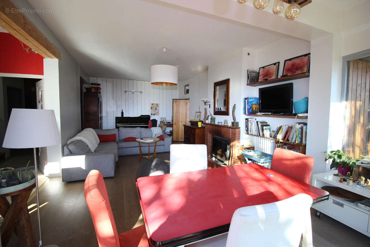 Maison à AURIAC-SUR-VENDINELLE