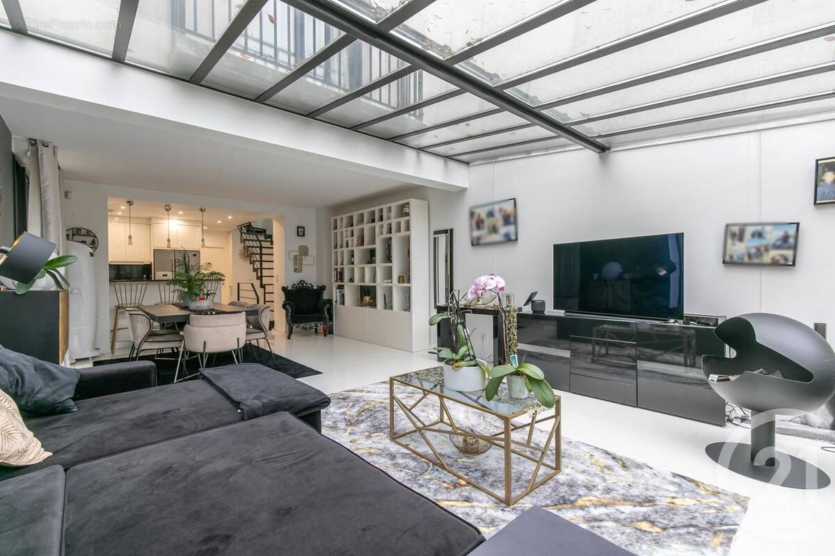 Maison à SAINT-MAUR-DES-FOSSES