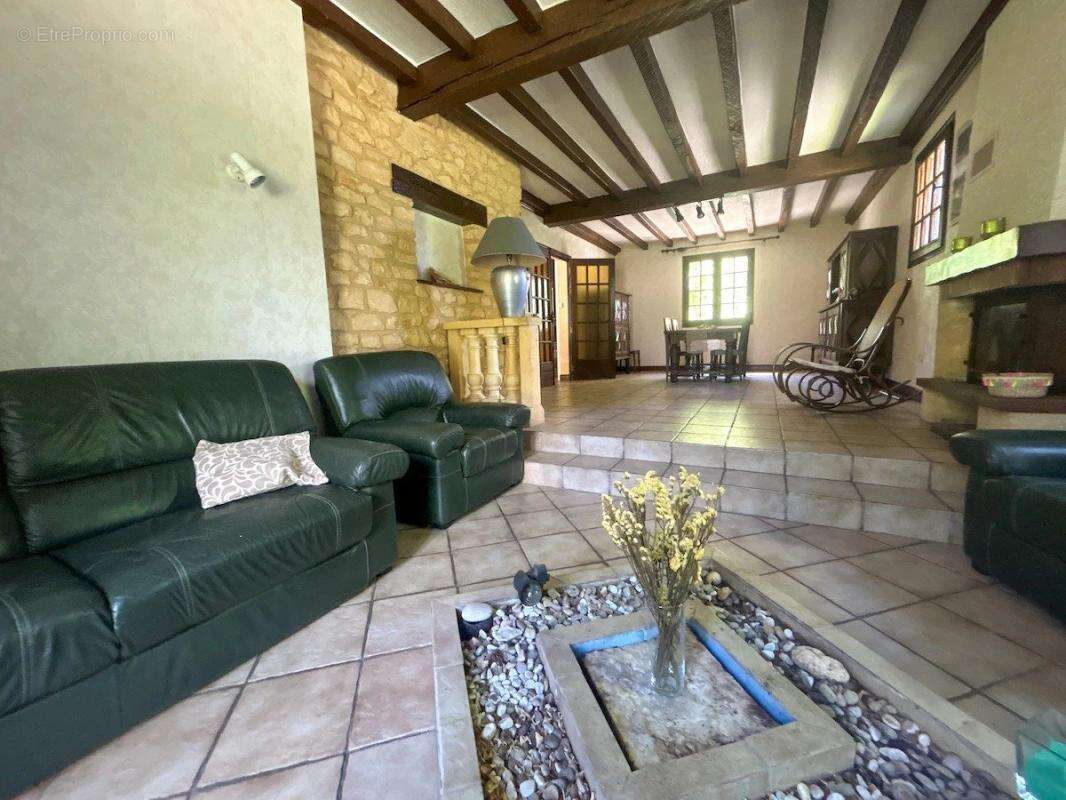 Maison à MILHAC-D'AUBEROCHE