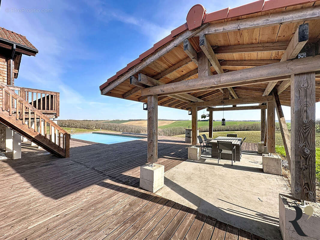 Maison à MONTASTRUC-LA-CONSEILLERE