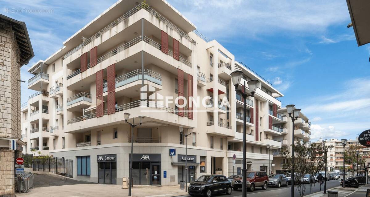 Appartement à SAINT-LAURENT-DU-VAR