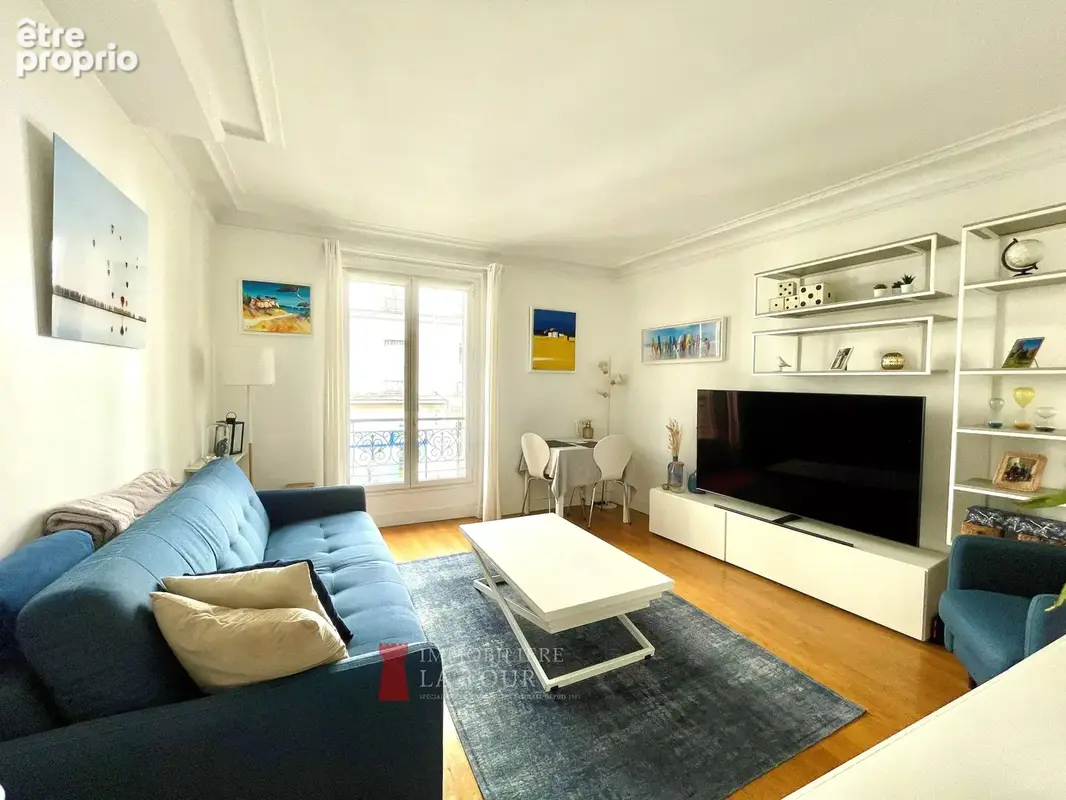 Appartement à PARIS-16E