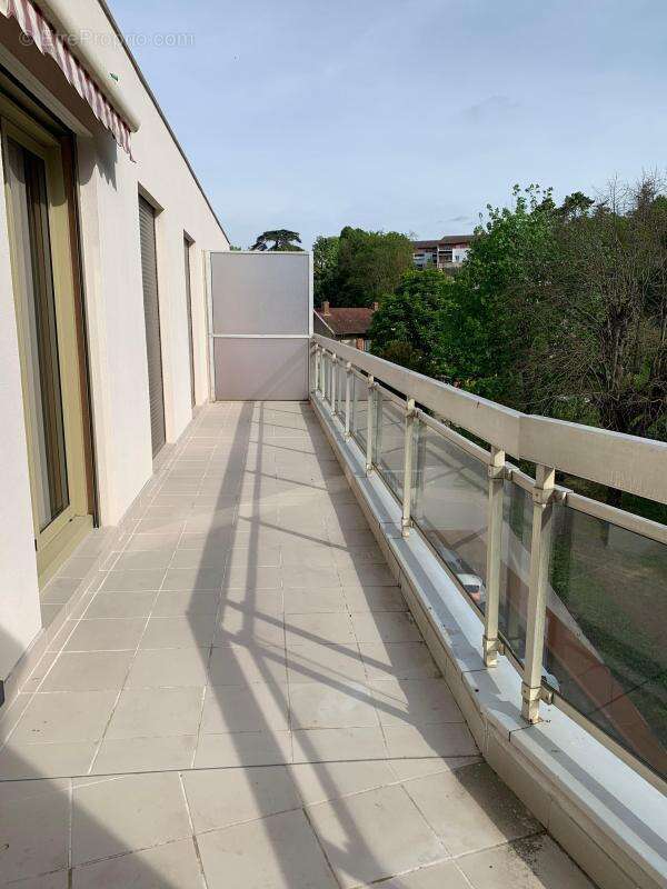 Appartement à FONTAINES-SUR-SAONE