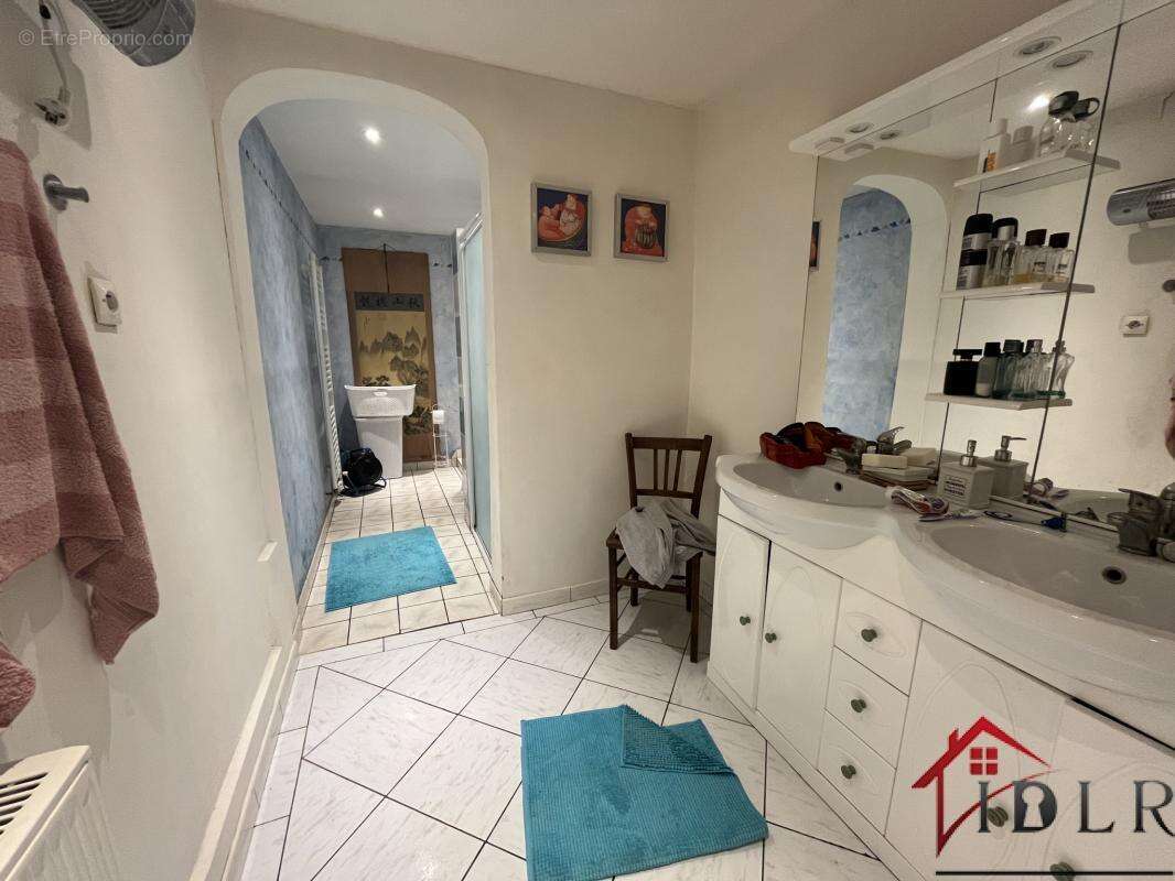 Maison à NEUVELLE-LES-VOISEY