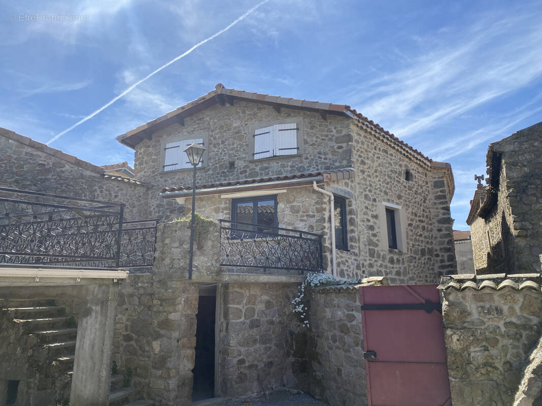 Maison à SAINT-CYR