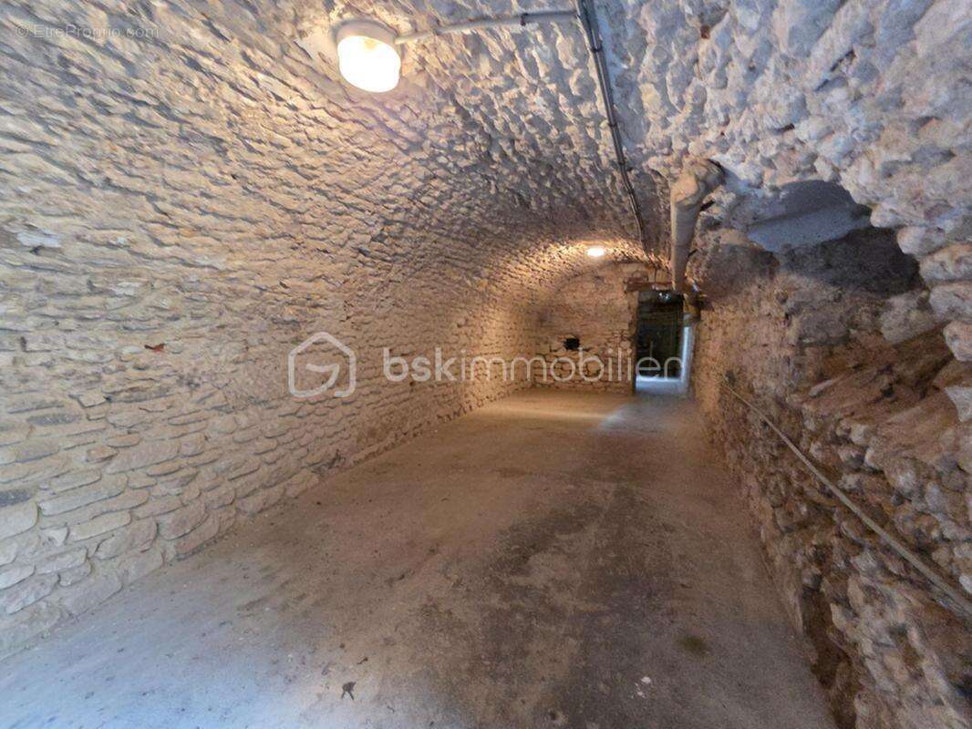 Magnifique appartement T3 de 101m² avec place de parking privative et cave en hypercentre ville de Nevers - photo 27