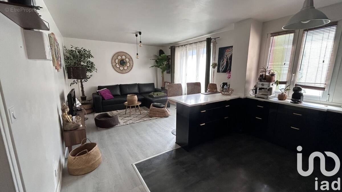 Photo 1 - Appartement à LES PAVILLONS-SOUS-BOIS