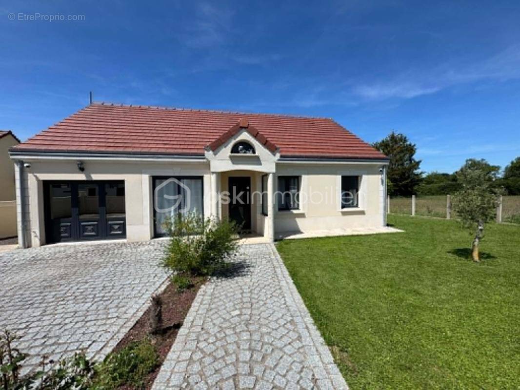 Maison à CORQUILLEROY