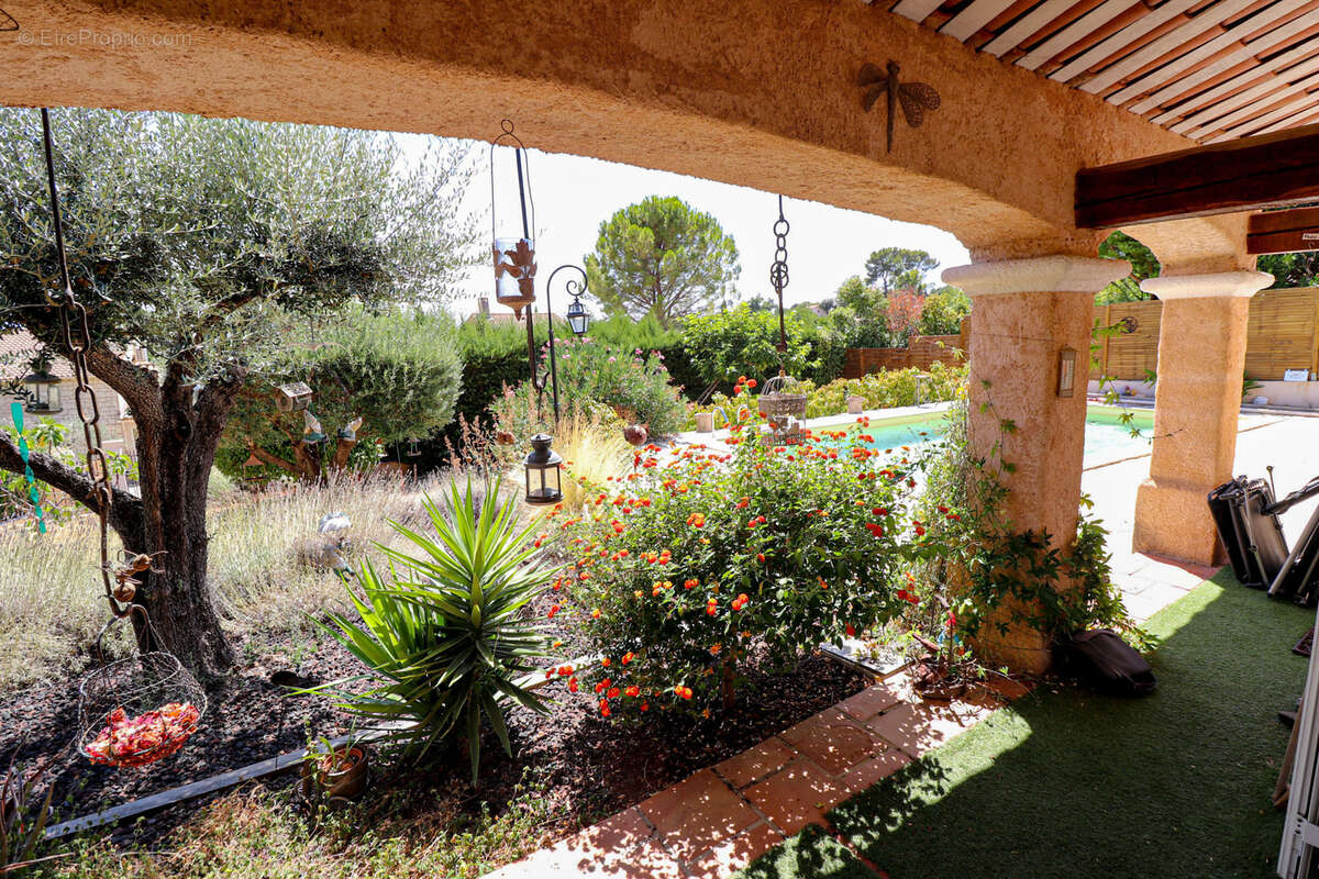 Flayosc exclusivite villa 136m2 3 chambres sur terrain 900m2 avec piscine - photo 37