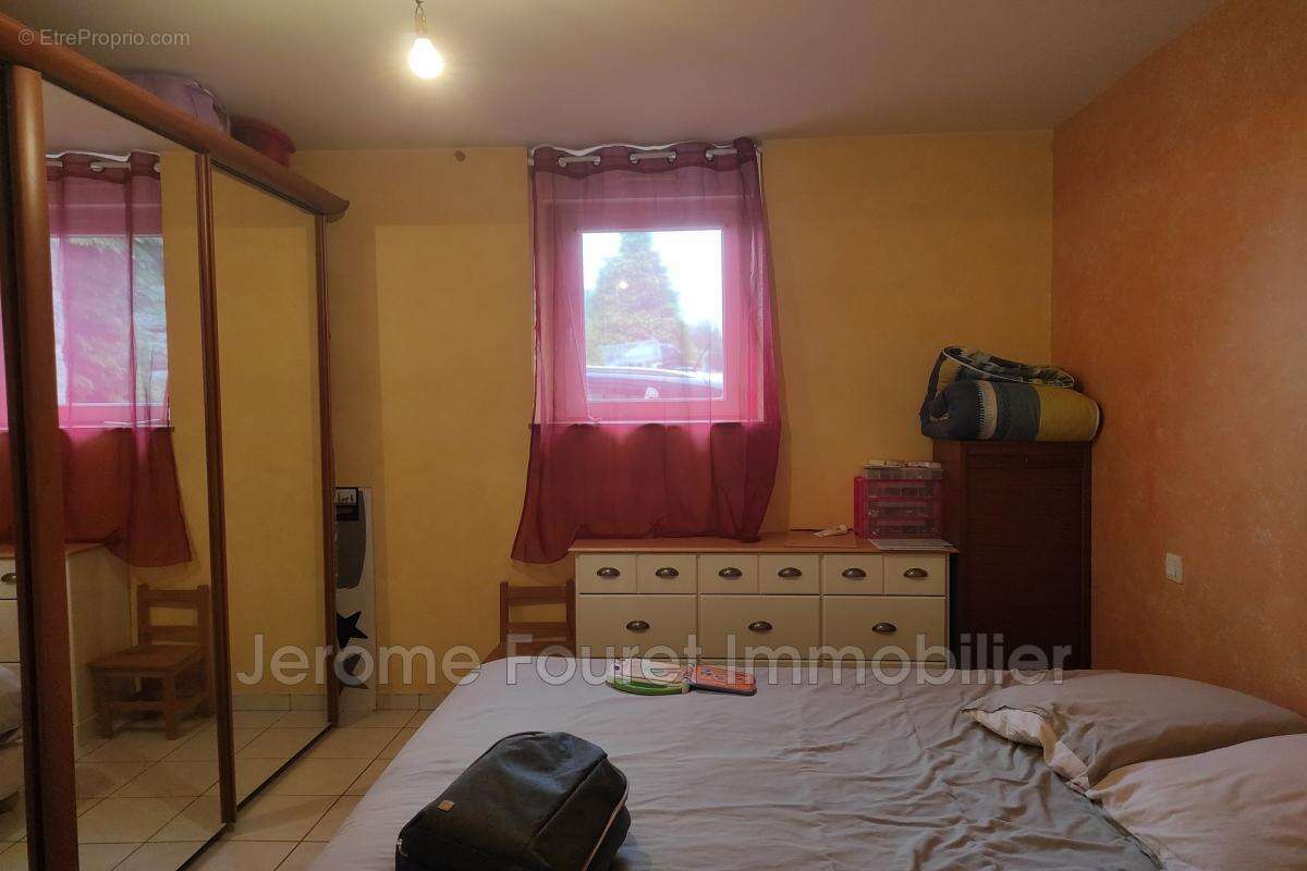 Appartement à EGLETONS