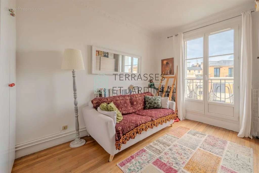Appartement à PARIS-15E