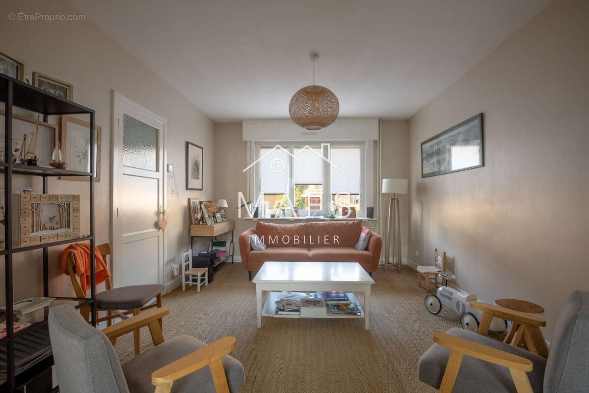 Maison à WAMBRECHIES