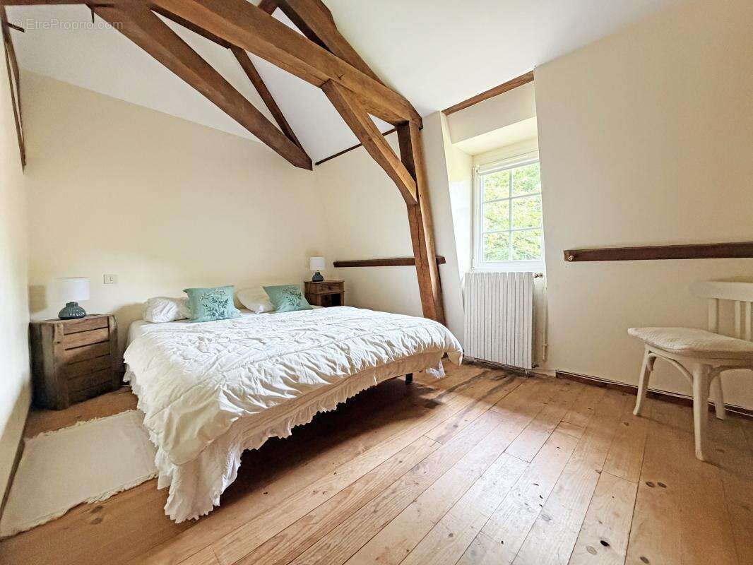 Maison à SAINT-JEAN-D'ESTISSAC
