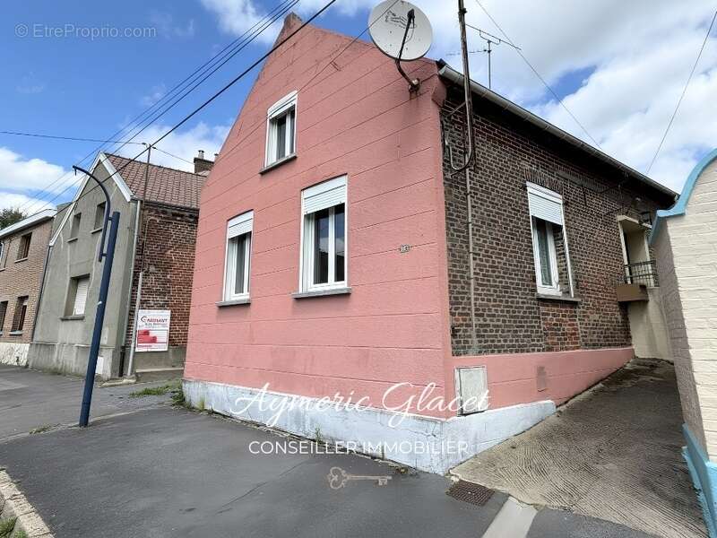 Maison à DOUCHY-LES-MINES