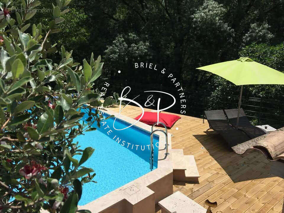 Maison à ENTRECASTEAUX