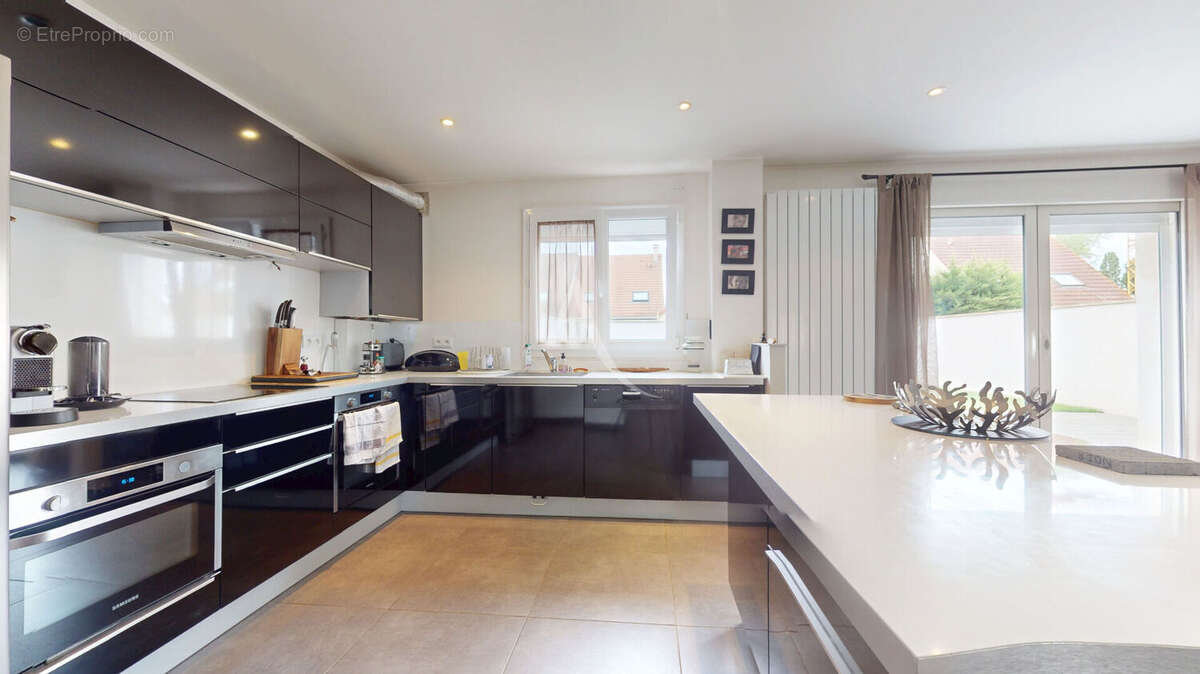 Maison à ROISSY-EN-BRIE