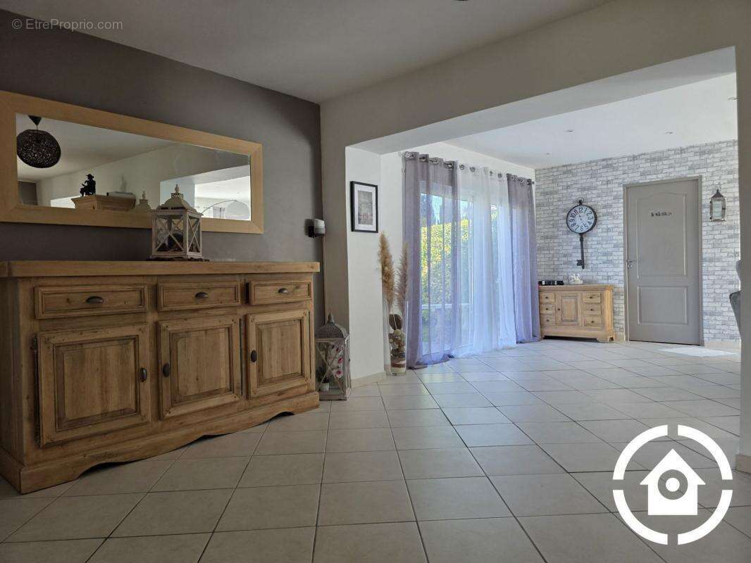 Maison à JUILLAC-LE-COQ