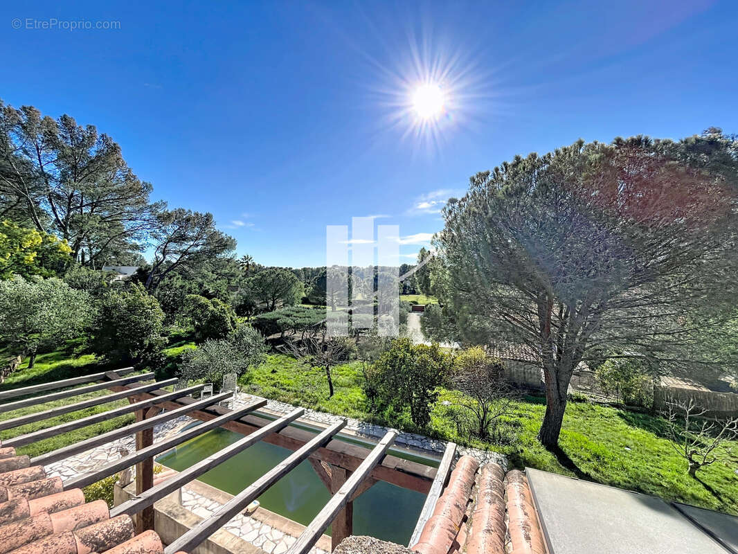 Villa provençale avec piscine, T2 indépendant et fort potentiel   Domaine sécurisé - photo 14