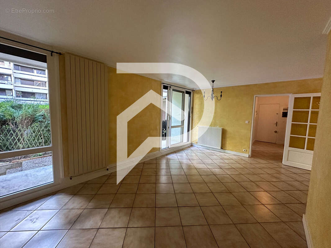Appartement à ELANCOURT