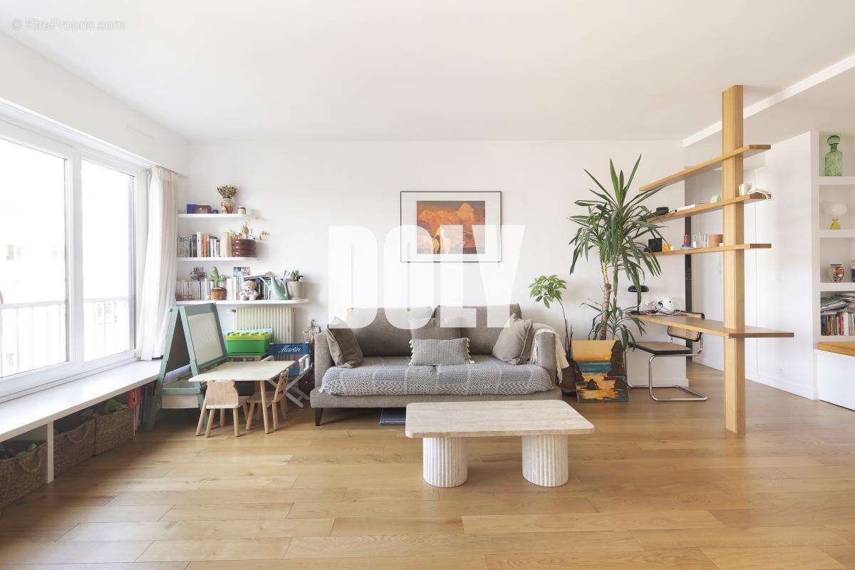 Appartement à PARIS-18E