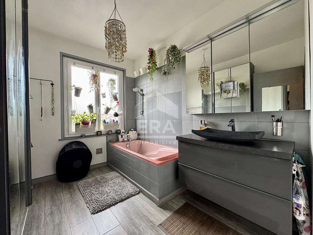 Maison à COMBS-LA-VILLE