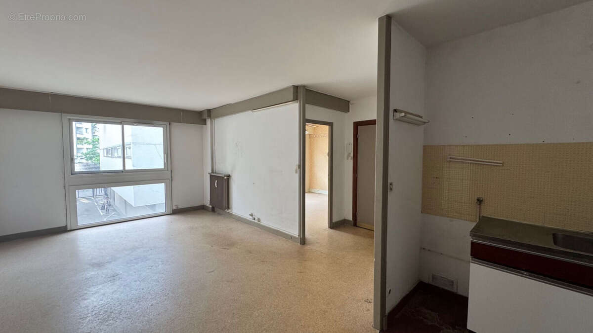 Appartement à PARIS-12E