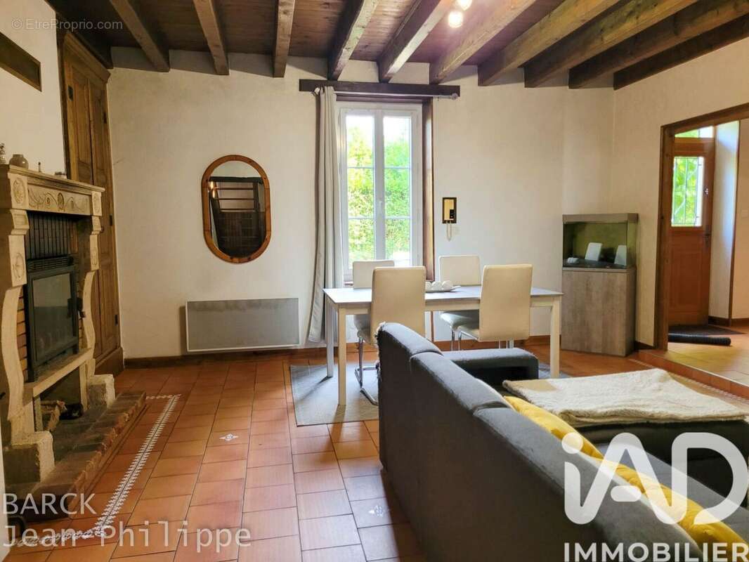 Photo 2 - Maison à DURDAT-LAREQUILLE