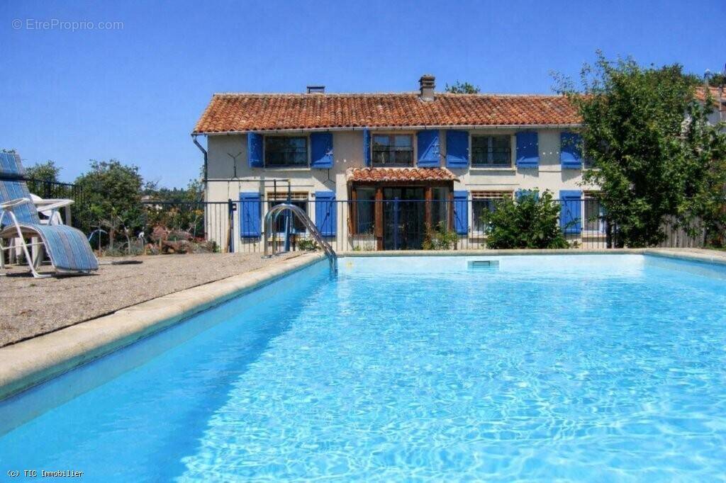 Maison à NANTEUIL-EN-VALLEE