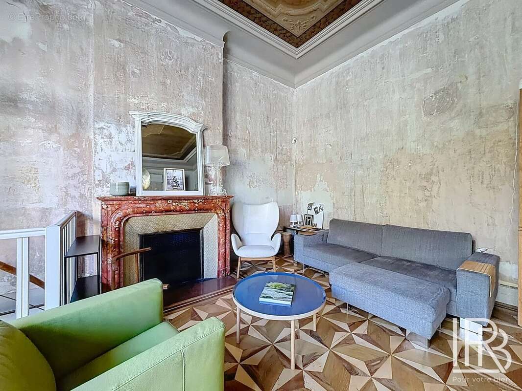 Appartement à MARSEILLE-5E