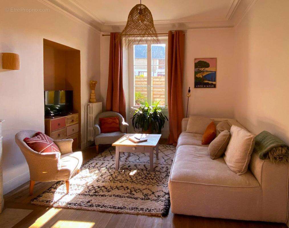 Maison à NEUILLE-PONT-PIERRE