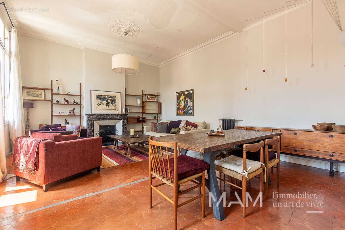 Appartement à MARSEILLE-6E