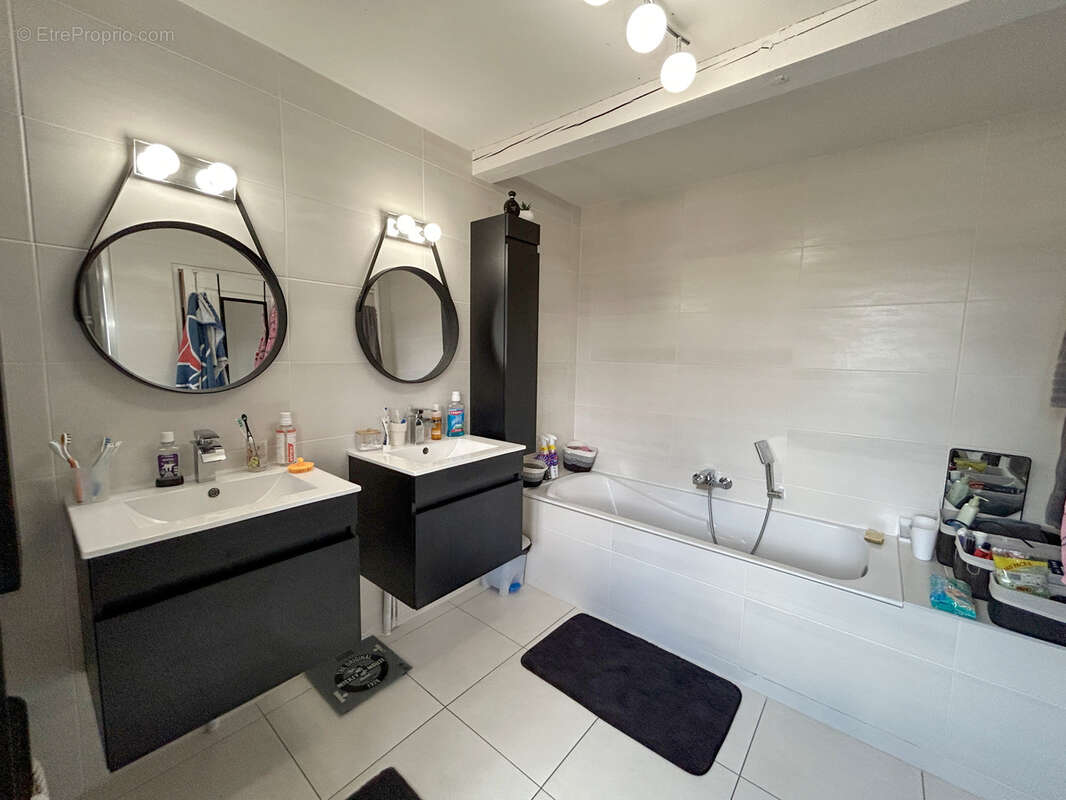 Maison centre-ville de Commentry - photo 11