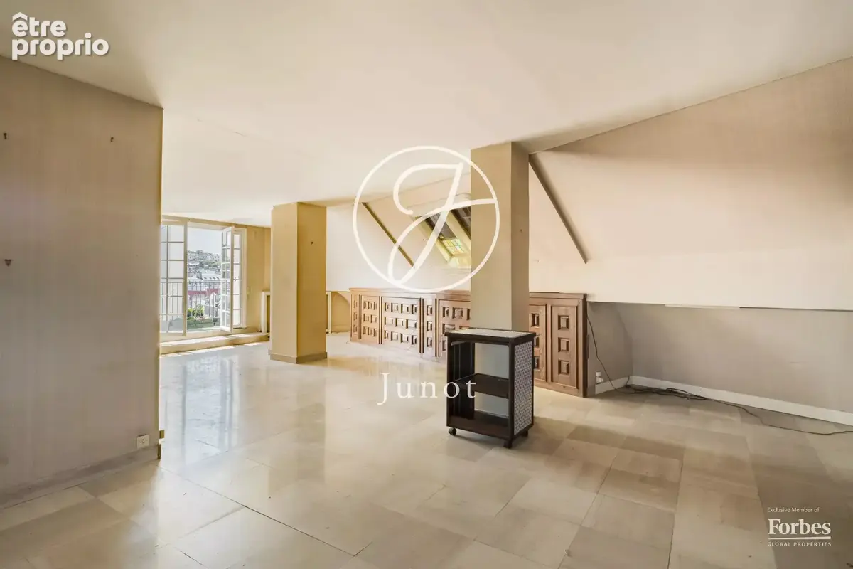 Paris 18e - JULES JOFFRIN - Duplex à vendre - 5 pièces - 114,51m² Carrez - 2 chambres - 1 terrasses 20,12m²- 1 véranda 6,31m² - photo 4